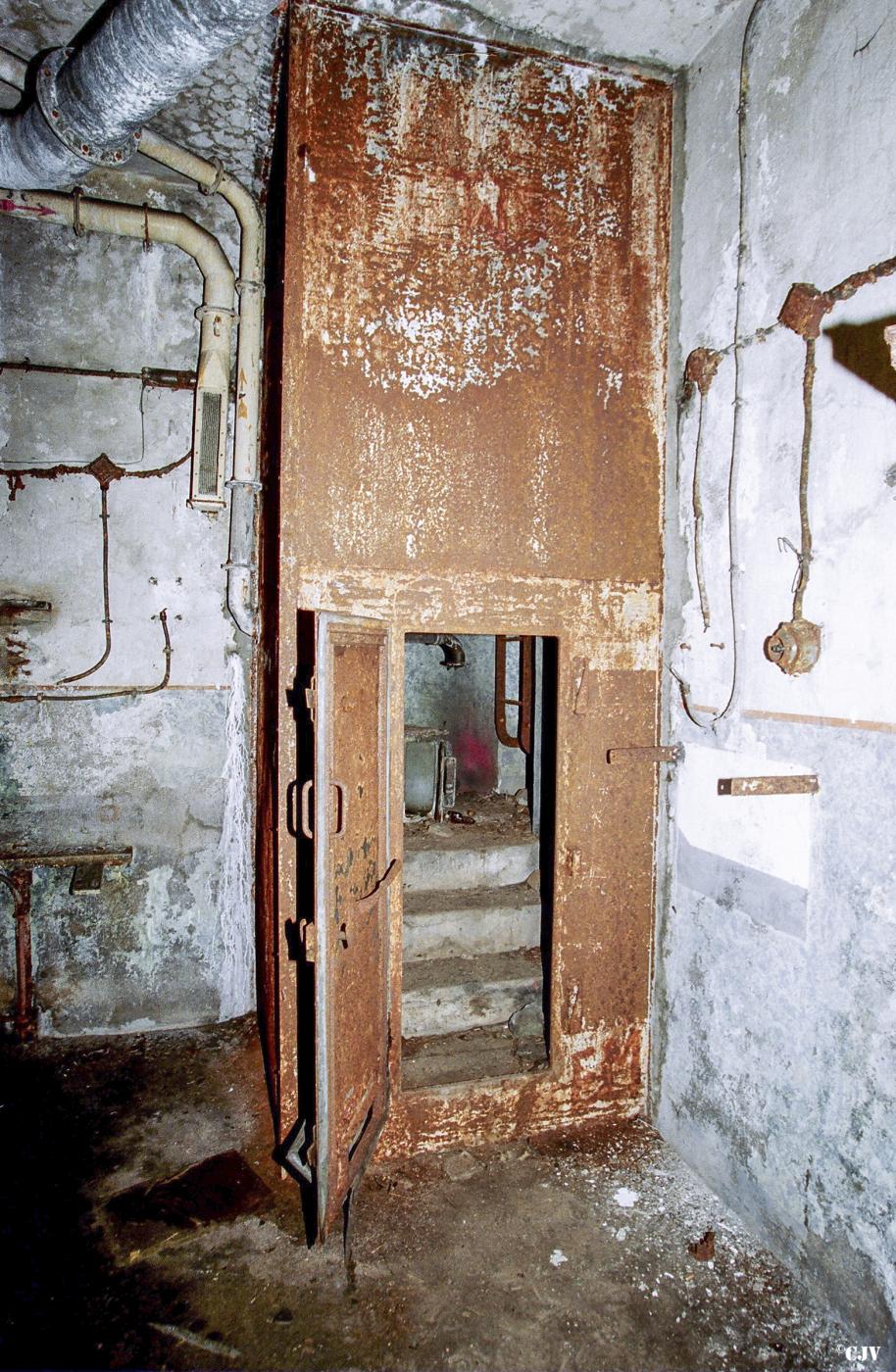Ligne Maginot - METRICH - A17 - (Ouvrage d'artillerie) - Entrée munitions
 - Lia VERMEULEN