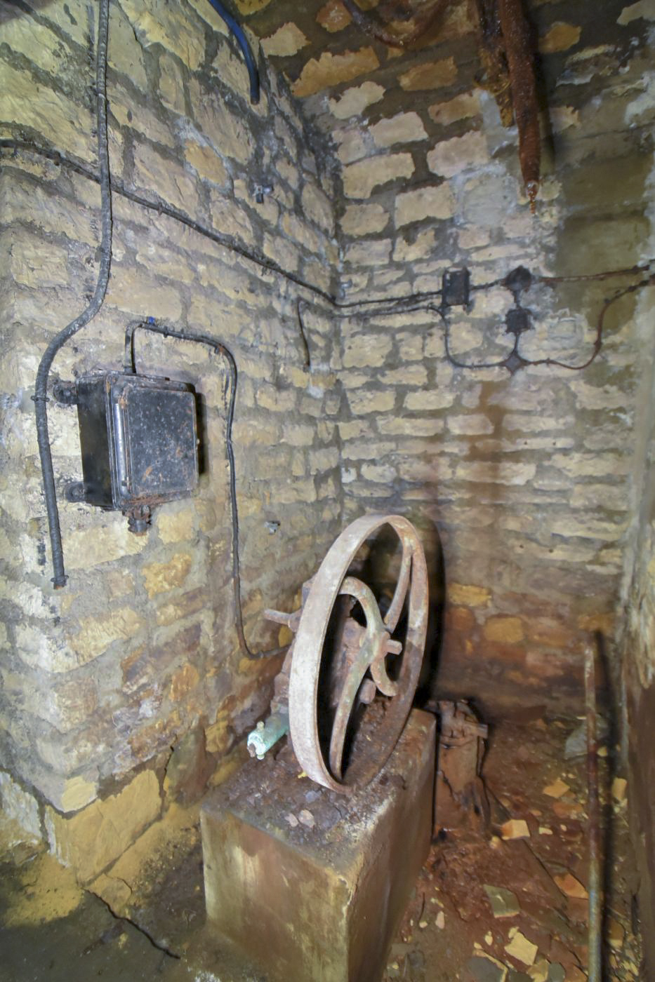 Ligne Maginot - METRICH - A17 - (Ouvrage d'artillerie) - Pompe à eau  - Ludovic KNAPP
