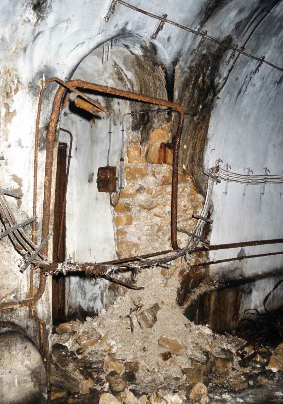 Ligne Maginot - METRICH - A17 - (Ouvrage d'artillerie) - Entrée d'un des magasins aux artifices - MANSUY Michel