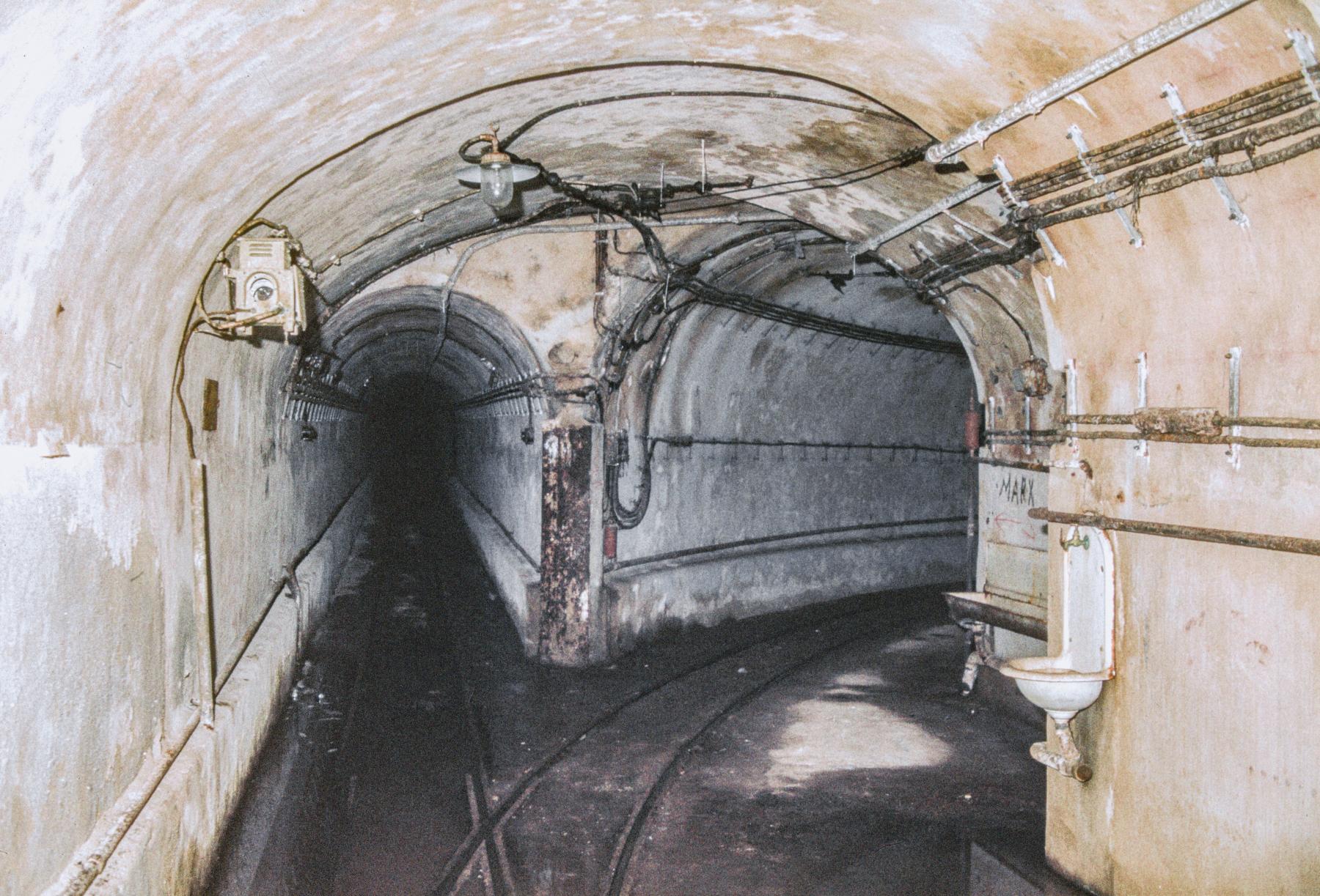 Ligne Maginot - METRICH - A17 - (Ouvrage d'artillerie) - Croisement de galeries vers bloc 4 et bloc 5 - MANSUY Michel