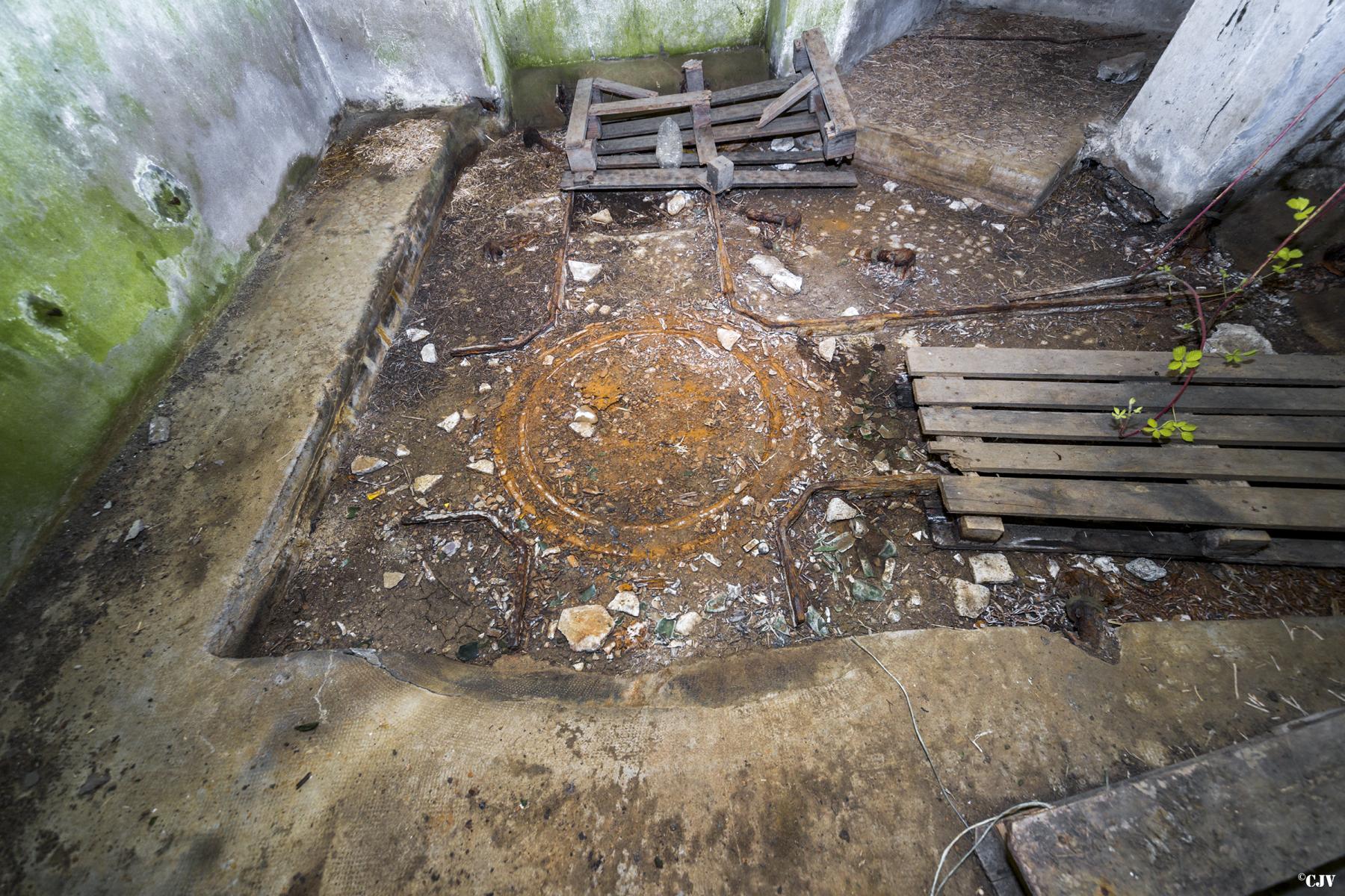 Ligne Maginot - C5B - WEIHER 2 - (Blockhaus pour canon) - La plaque tournante - Lia VERMEULEN
