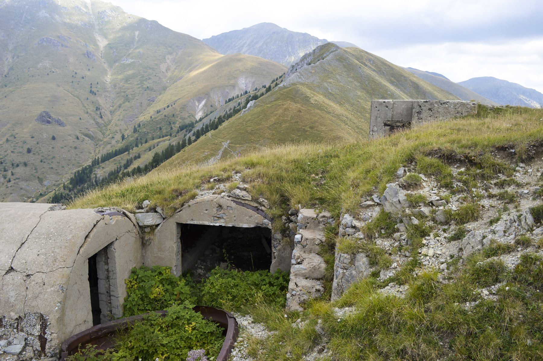 Ligne Maginot - COL DE RAUS - (Abri) - Abri A2, A1
Bloc 1 en arrière plan - PRASIL Michal