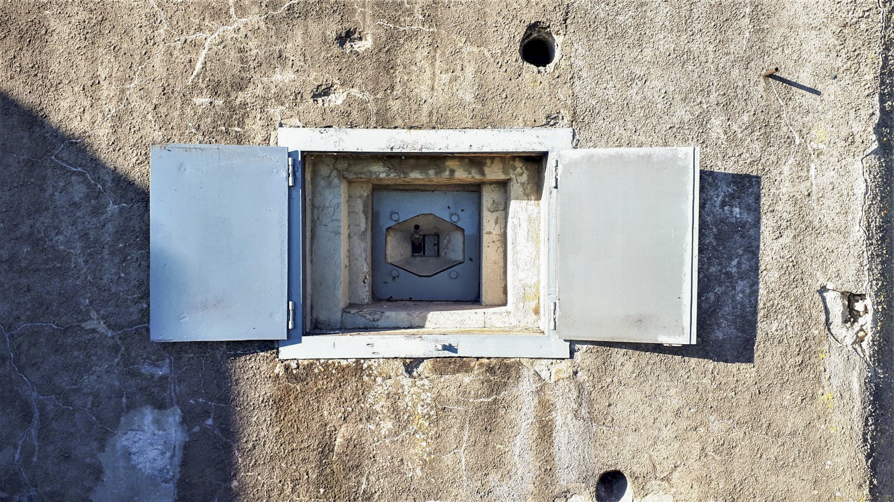 Ligne Maginot - MC29B - MC21 - (Casemate d'infanterie - double) - Créneau FM arrière - Gregory Fuchs