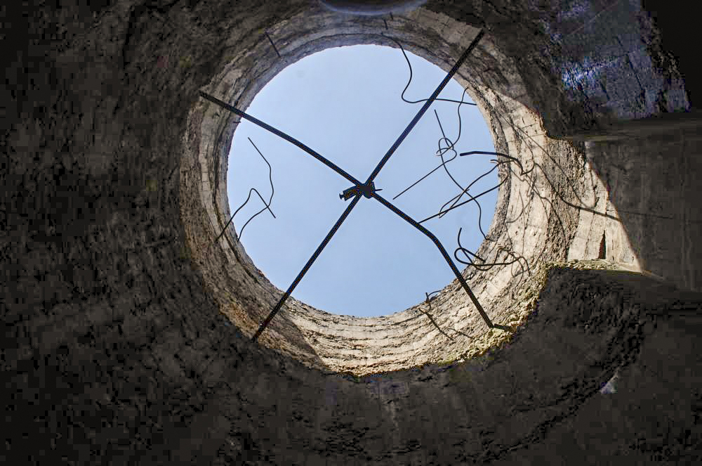 Ligne Maginot - CEZF-217 - BELLE FONTAINE - (Blockhaus lourd type STG / STG-FCR - Simple) - Le trou béant de la cloche offrant une vue imprenable sur le ciel... - Christian RICHON/devoitine520