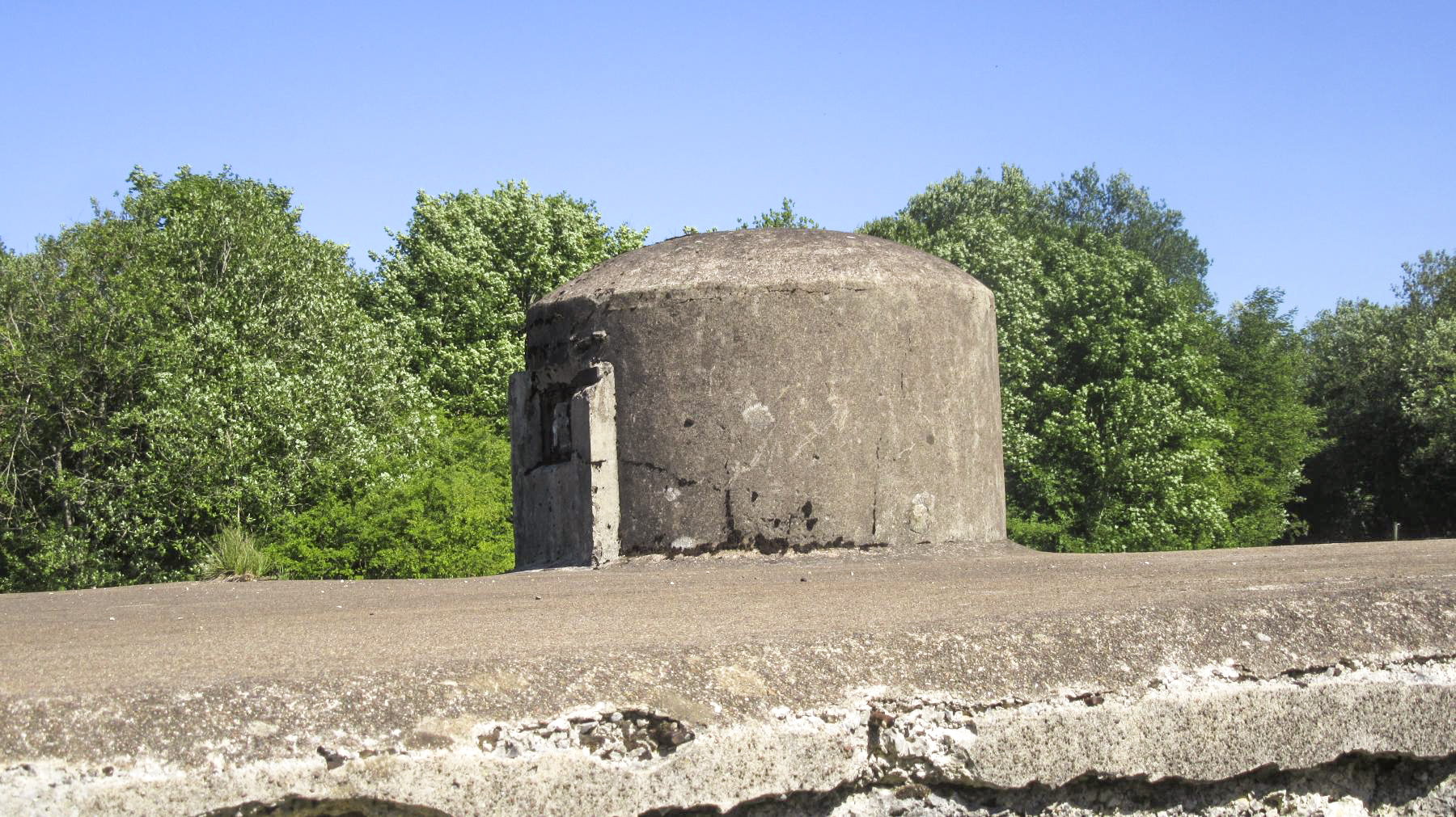 Ligne Maginot - VALDAHON - (Camp de sureté) - Vue d'ensemble de la cloche en béton  - Jean BERTHIER