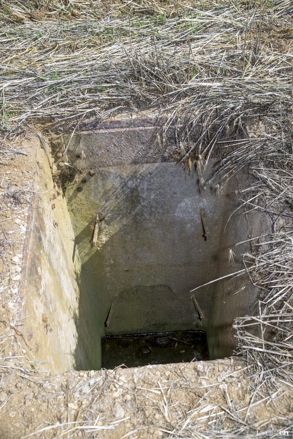 Ligne Maginot - 32L - (Chambre de coupure) - Le puits d'entrée - Lia VERMEULEN