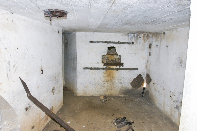 Ligne Maginot - DB35 - FROIDCUL - (Blockhaus pour canon) - Le créneau pour le canon antichar de 25 - Georges Huygen
