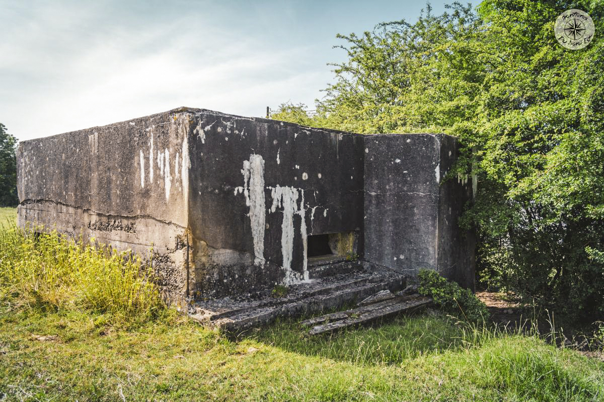 Ligne Maginot - DB373 - LE FOURNEAU - (Blockhaus pour canon) -  Vue coté  créneau  - CALAND Thierry
