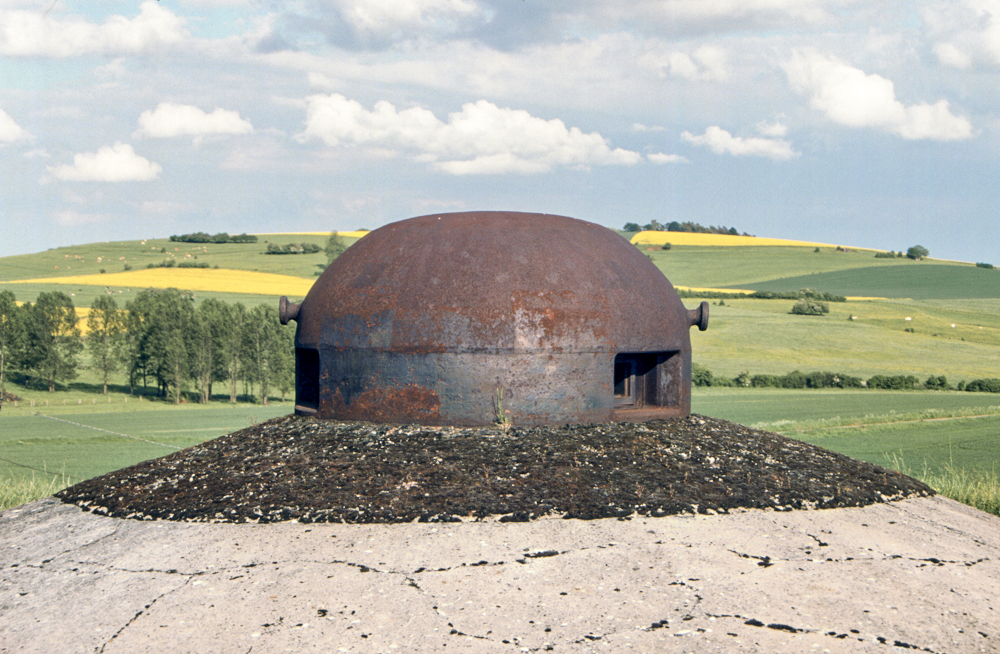 Ligne Maginot - LATIREMONT - A3 - (Ouvrage d'artillerie) - Entrée des hommes
Cloche GFM - Michel Teiten
