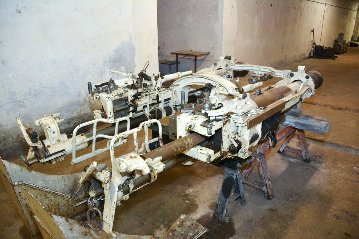 Ligne Maginot - Canons de 75 mle 33 pour tourelle - Jumelage de pièces de 75 mle 33 destiné au montage dans la tourelle de 75 33.
Vue de l'ensemble