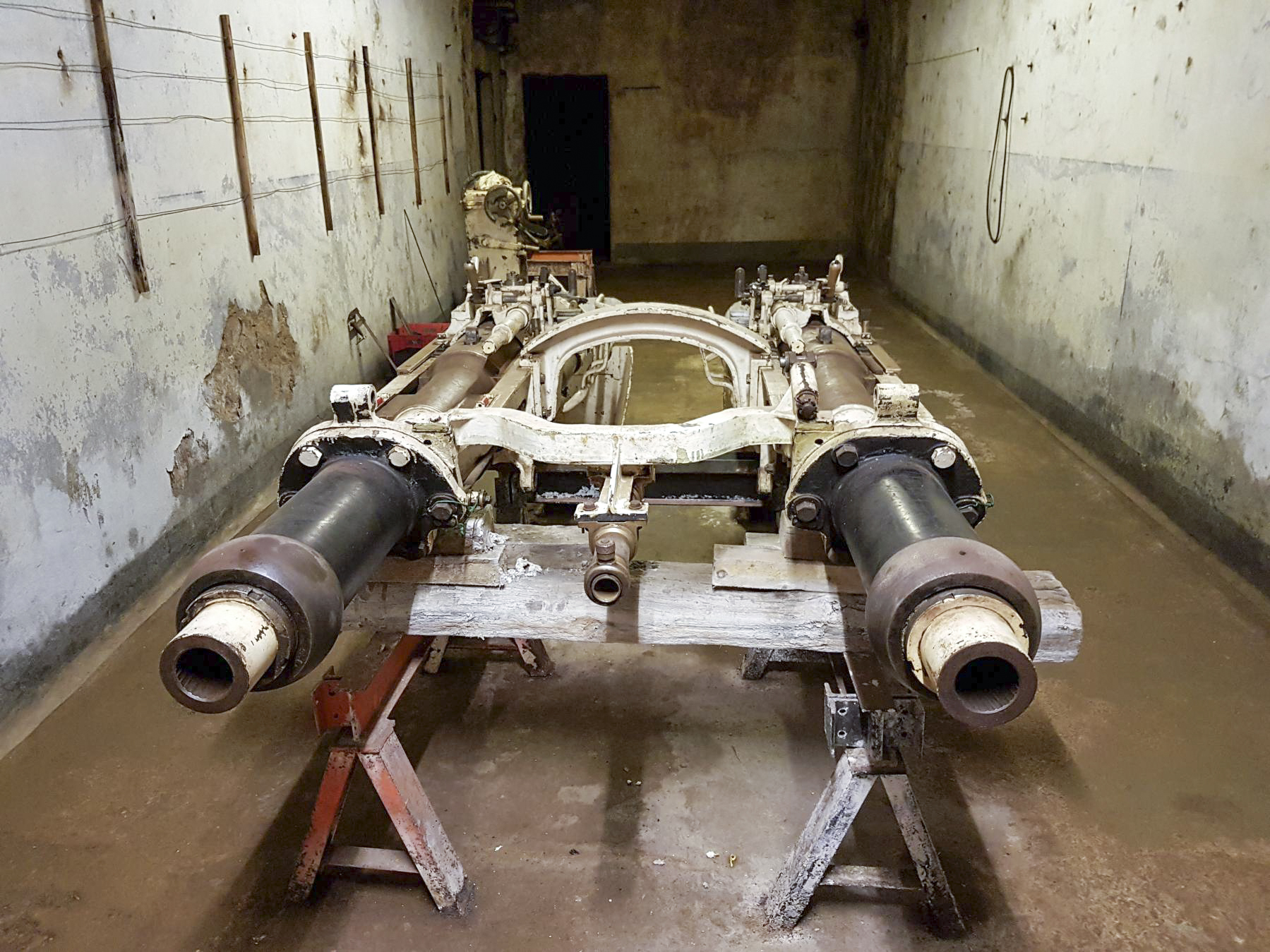 Ligne Maginot - Canon-obusier de 75 mm modèle 1933 (75 33) - Jumelage de pièces de 75 mle 33
Vue de face 