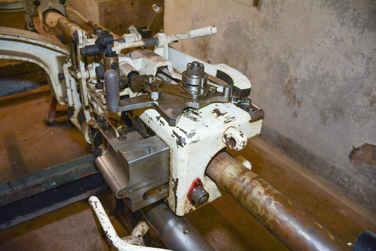 Ligne Maginot - Canons de 75 mle 33 pour tourelle - Jumelage de pièces de 75 mle 33 désigné au montage dans la tourelle de 75 33.
Dispositif de chargement - culasse