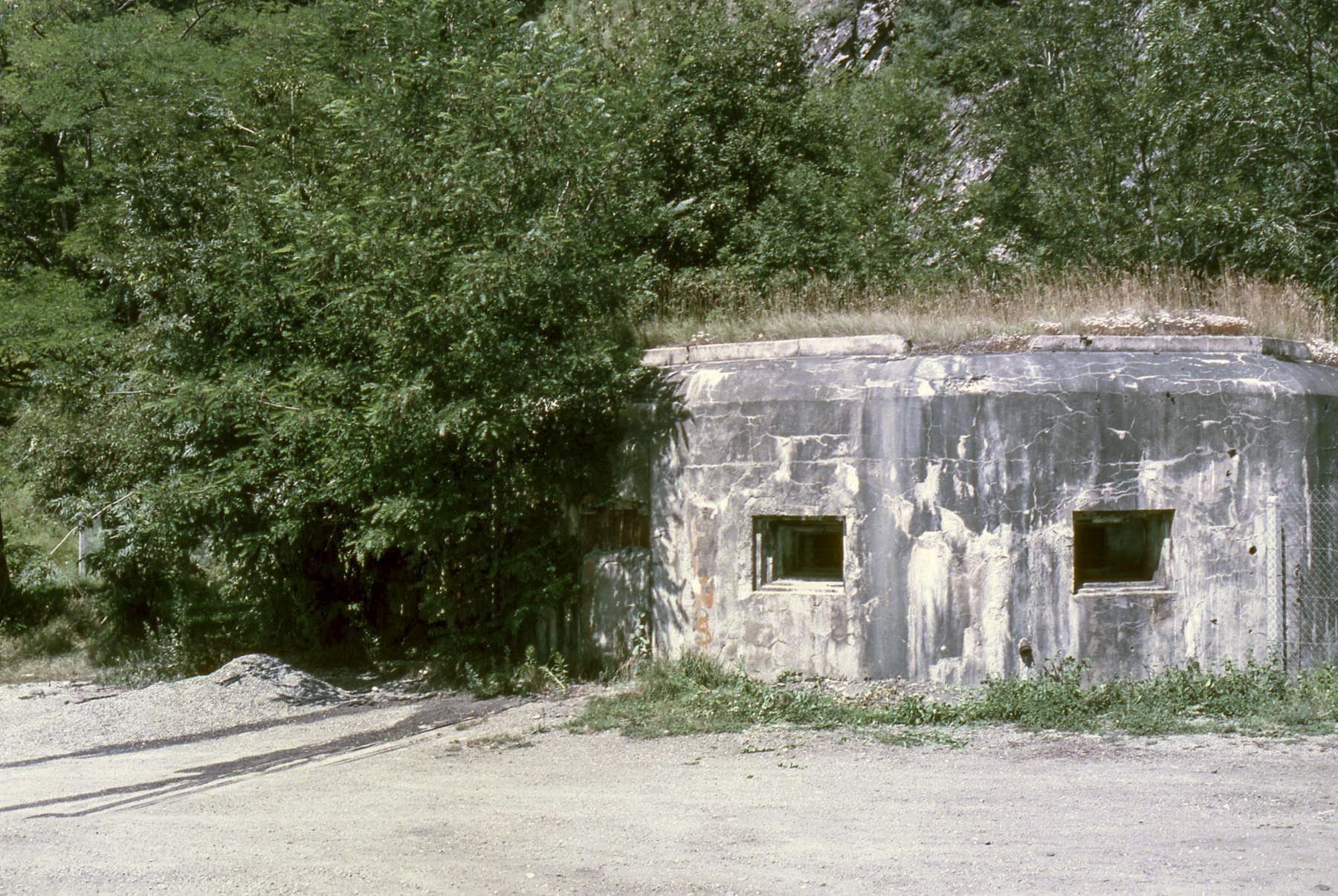 Ligne Maginot - VERSOYEN (BARRAGE RAPIDE) - (Blockhaus pour canon) - Le bloc actif en 1985 - Dominique Kemmel