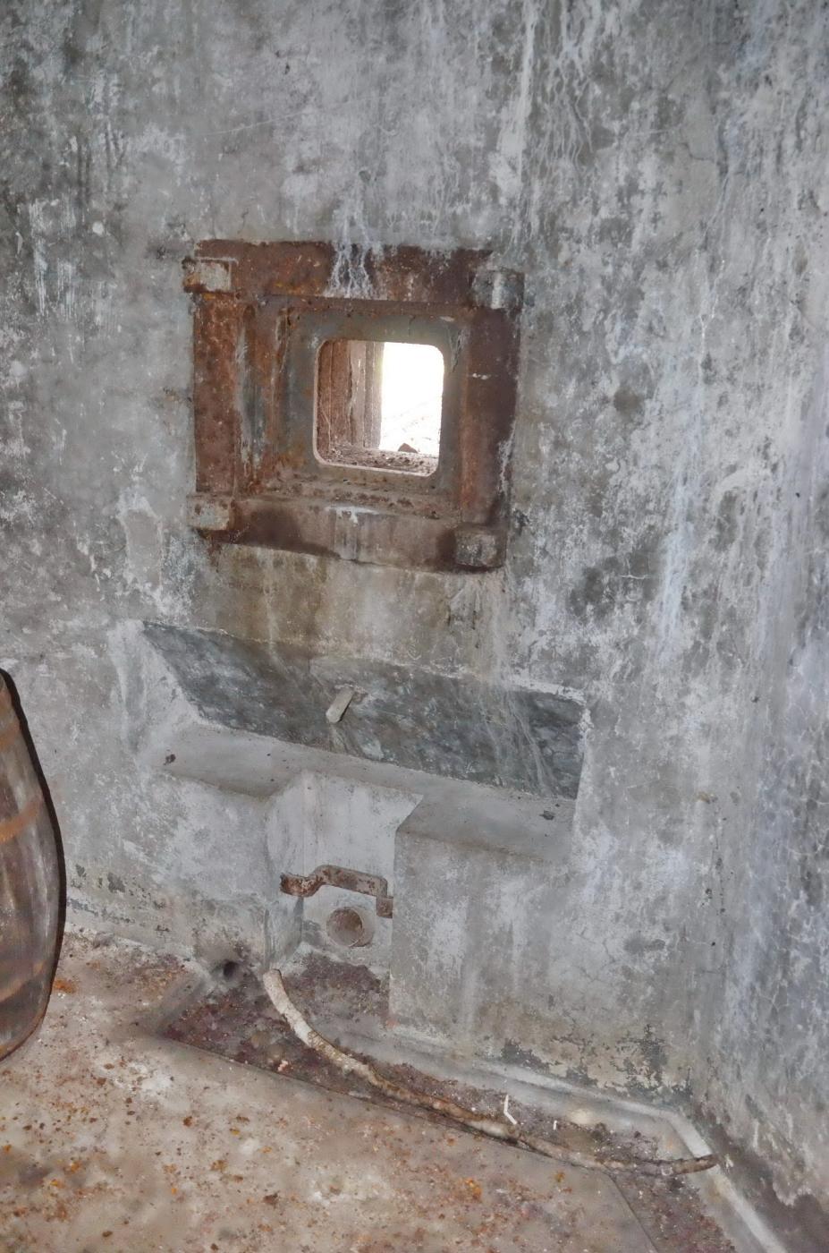 Ligne Maginot - 34/2 - CHALAMPE NORD OUEST - (Casemate d'infanterie - Double) - Chambre de tir nord. Créneau JM - D. Froehly