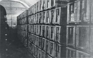 Ligne Maginot - MICHELSBERG - A22 - (Ouvrage d'artillerie) - Le magasin a munitions M1 du bloc 5
les munitions sont en caisses

