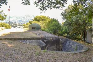 Ligne Maginot - CAP MARTIN - (Ouvrage d'artillerie) - Entrée de l'ouvrage
Le débouché de la cheminée de l'ouvrage
