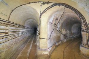 Ligne Maginot - FERMONT - A2 - (Ouvrage d'artillerie) - A gauche, galerie vers le bloc 3. A droite galerie vers les blocs 5 et 6