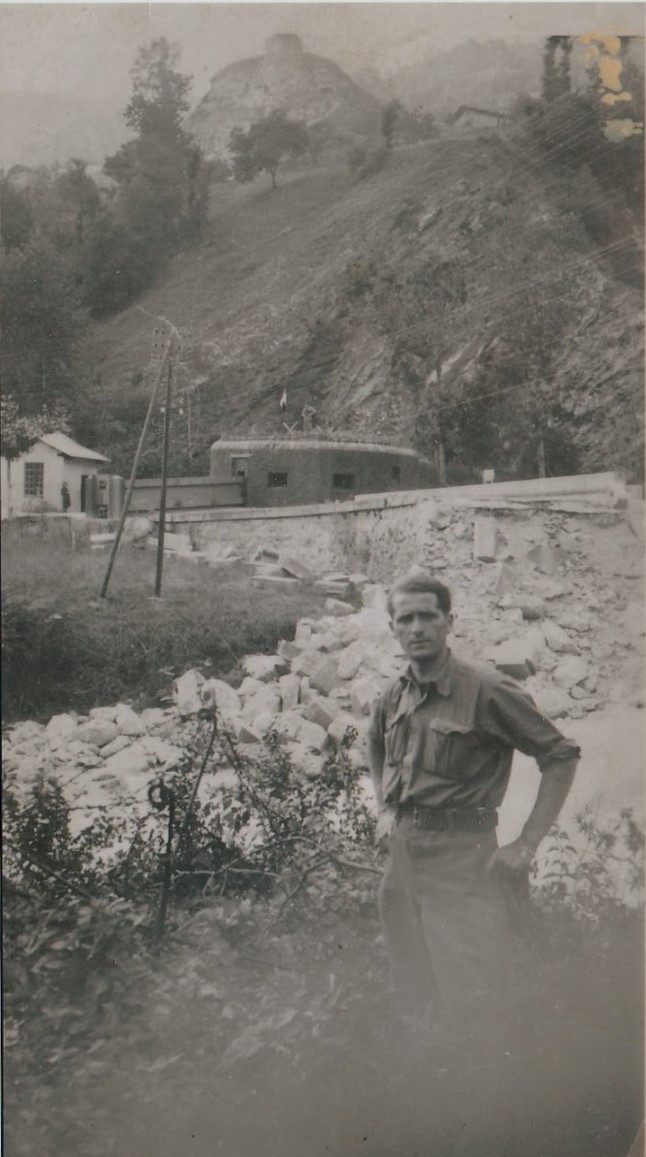 Ligne Maginot - VERSOYEN (BARRAGE RAPIDE) - (Blockhaus pour canon) - Vue du barrege et du fossé antichar en 39-40 - Inconnu