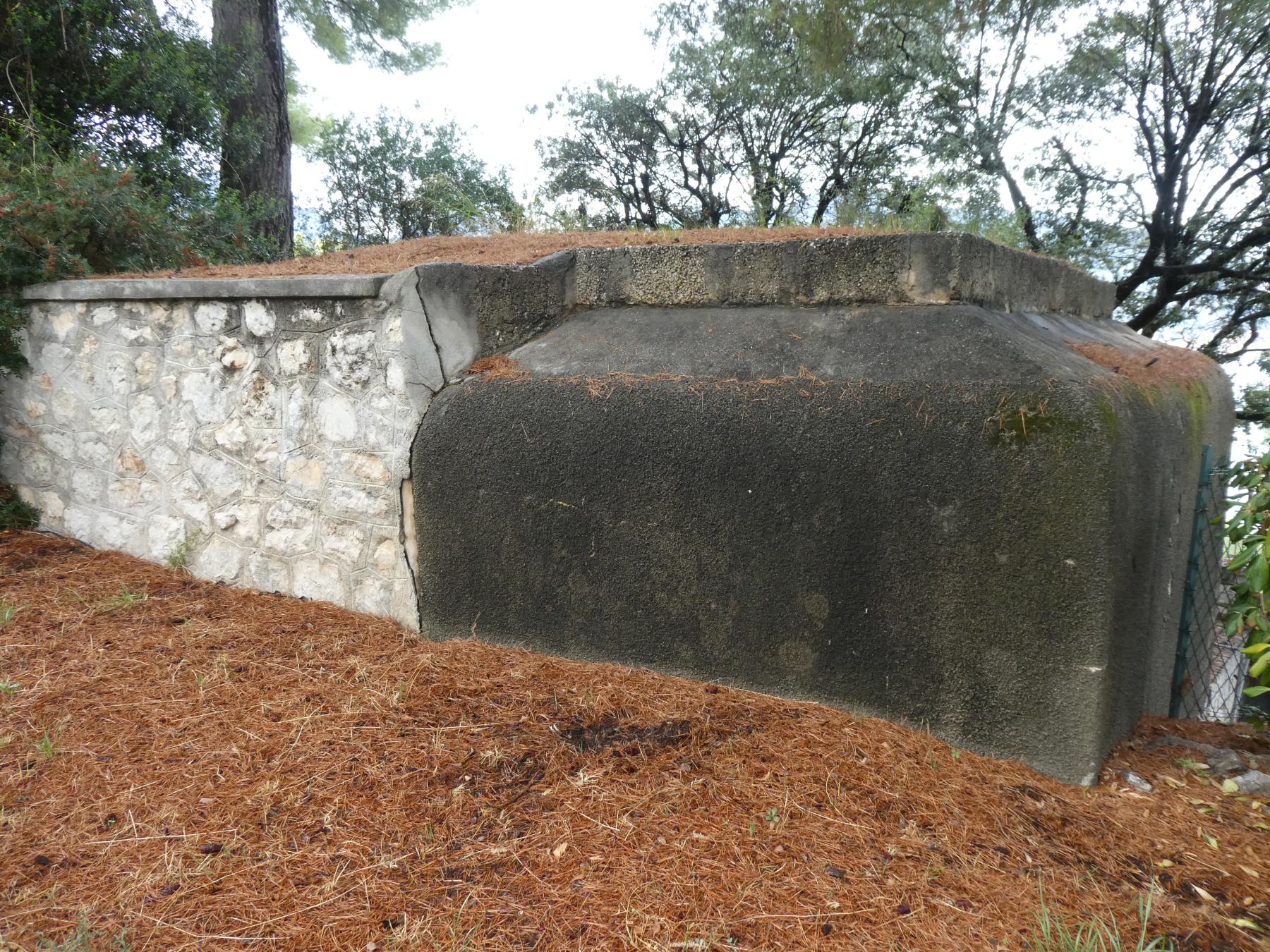 Ligne Maginot - CAP MARTIN - (Ouvrage d'artillerie) - Bloc prise d'air - ELLENA Daniel - CUNY Philippe