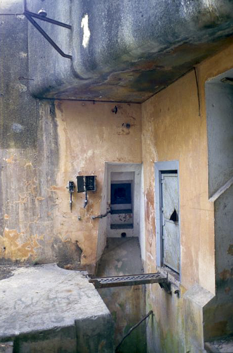 Ligne Maginot - CAP MARTIN - (Ouvrage d'artillerie) - Bloc 1
Entrée de l'ouvrage - LOVINY Alain