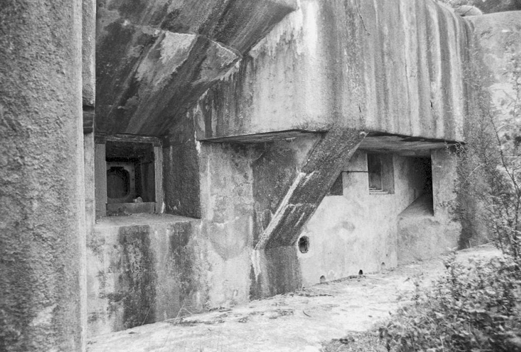 Ligne Maginot - CAP MARTIN - (Ouvrage d'artillerie) - Bloc 2 - Alain LOVINY