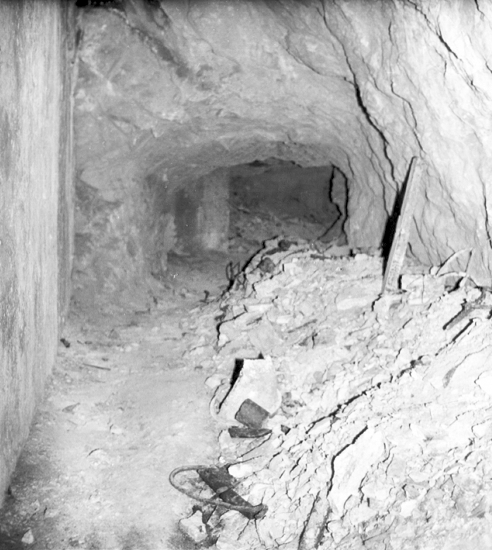 Ligne Maginot - CAP MARTIN - (Ouvrage d'artillerie) - Bloc 2
Reste de fouilles de la construction - Alain LOVINY