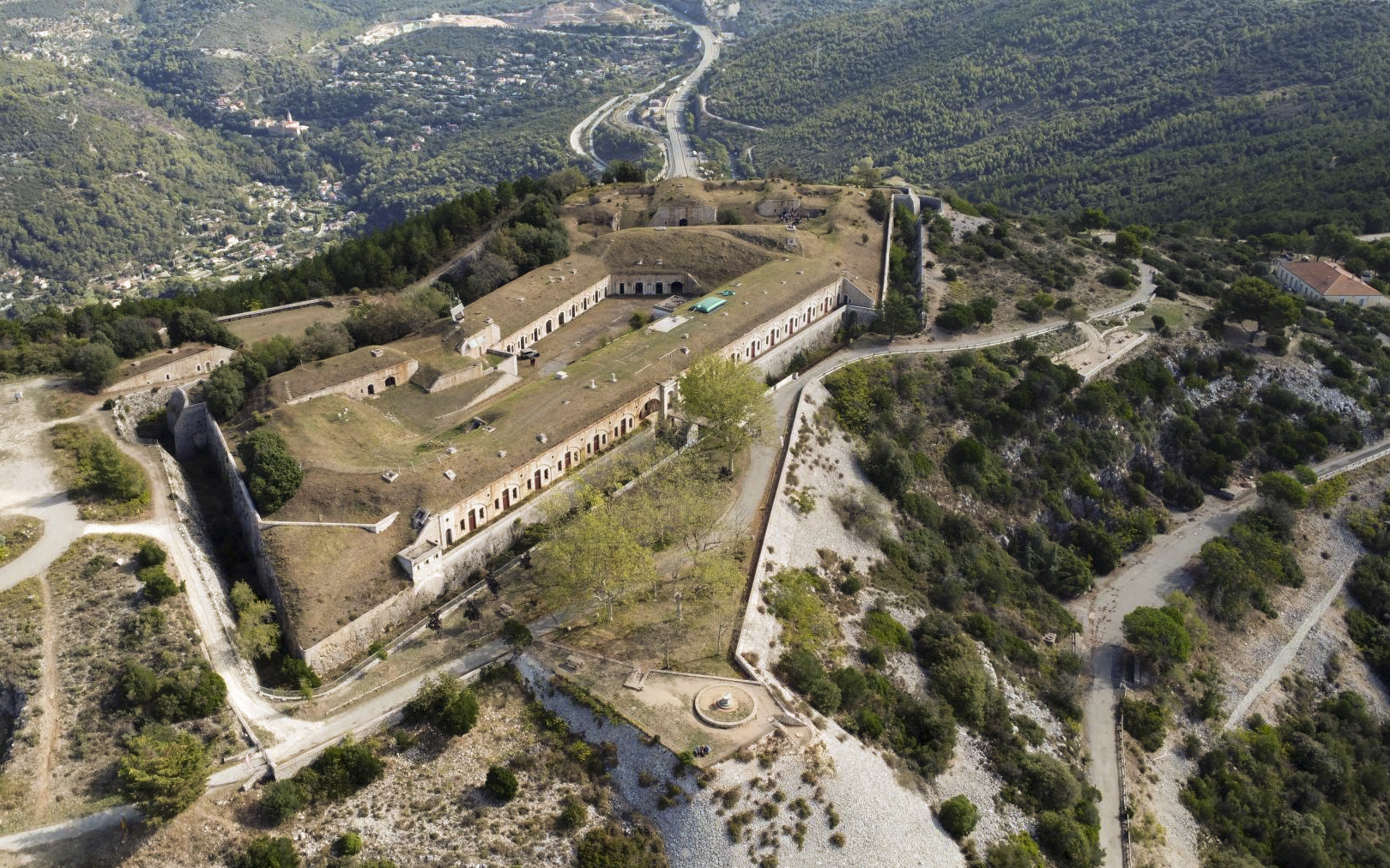 Ligne Maginot - FORT DE LA REVERE - (Casernement) - Fort de la Revère - ELLENA Daniel - CUNY Philippe