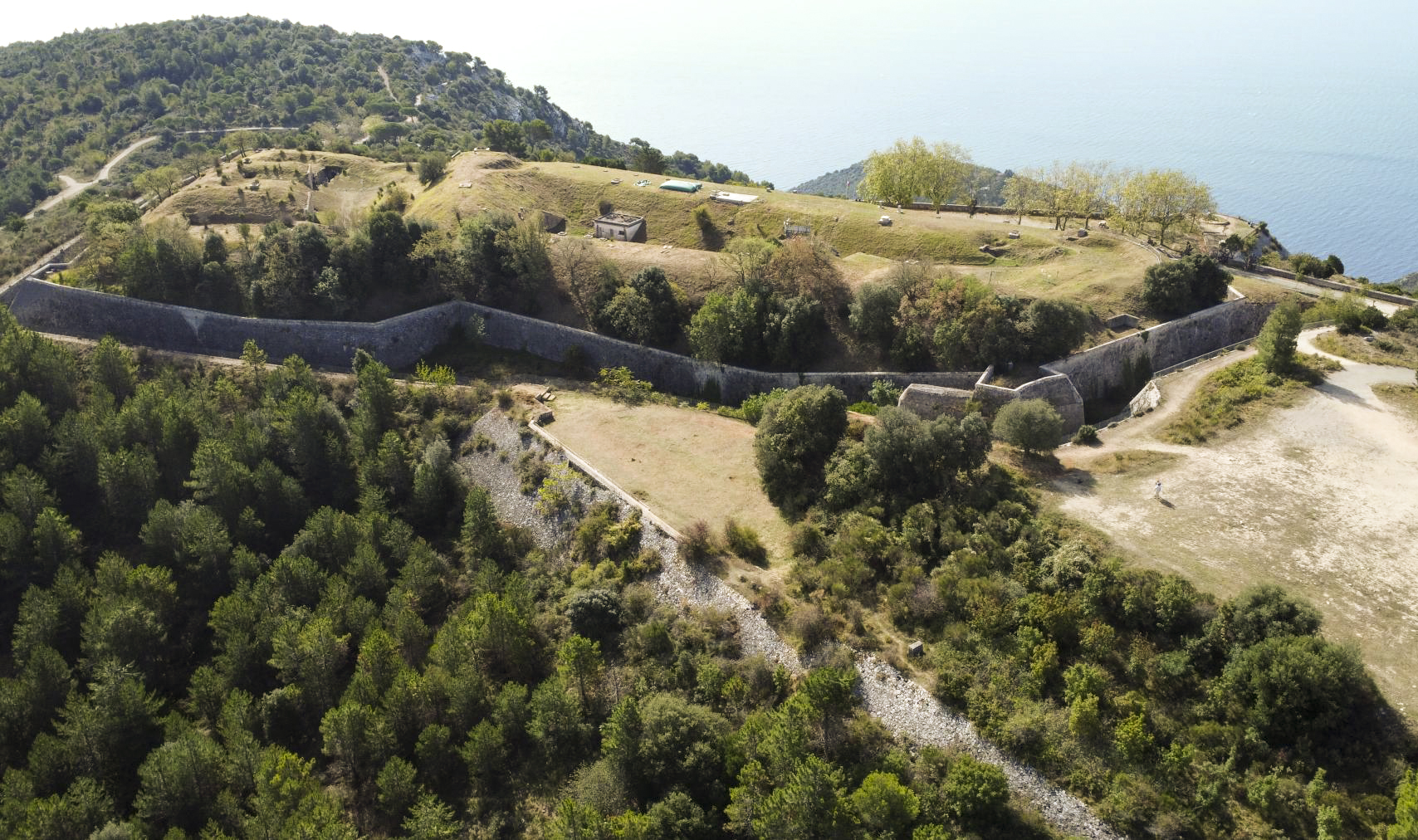 Ligne Maginot - FORT DE LA REVERE - (Casernement) - Fort de la Revère - ELLENA Daniel - CUNY Philippe