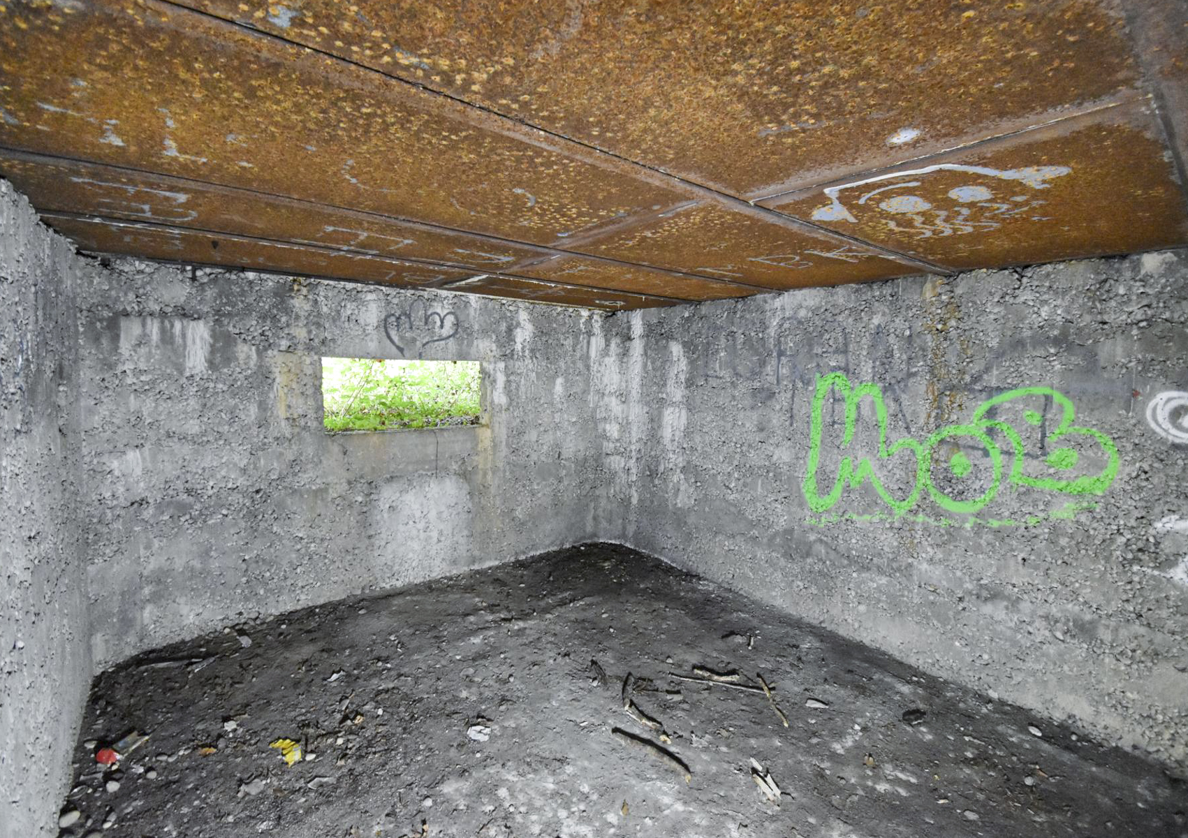 Ligne Maginot - PA DU CARREFOUR 248-1 - (Blockhaus pour canon) - Créneau du canon antichar - Daniel Froehly