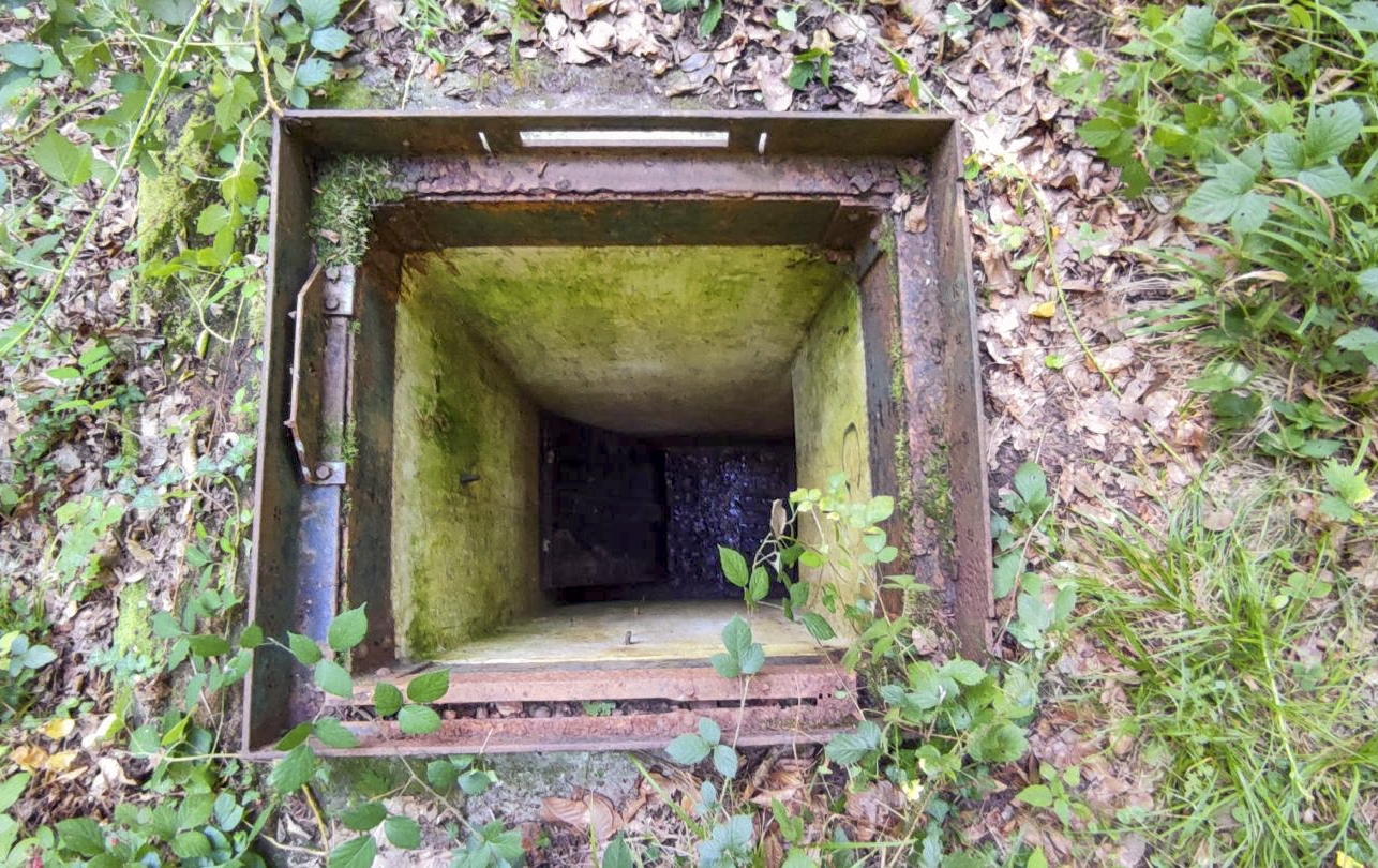 Ligne Maginot - G - (Chambre de coupure - Avec central) - Le puits d'accès - J.Luc