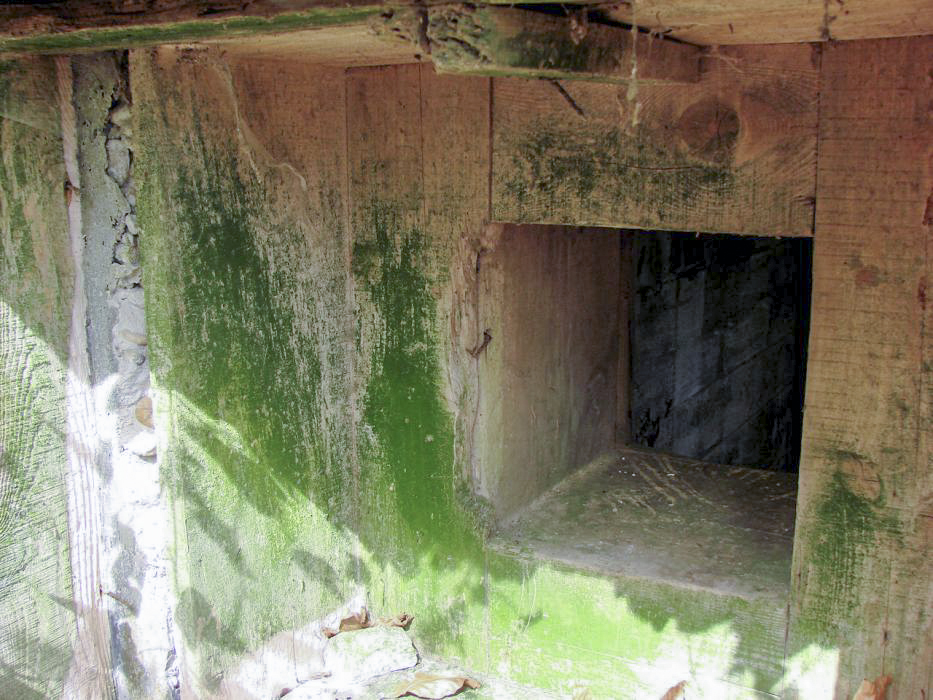 Ligne Maginot - CB150 - HASDORFEROD NORD - (Blockhaus pour arme infanterie) - Notez la présence des planches de coffrage. - Schnoupf