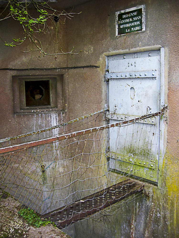 Ligne Maginot - ZEITERHOLZ - X6 - (Abri) - Passerelle, porte blindée et créneau de défense rapprochée - Michel Teiten