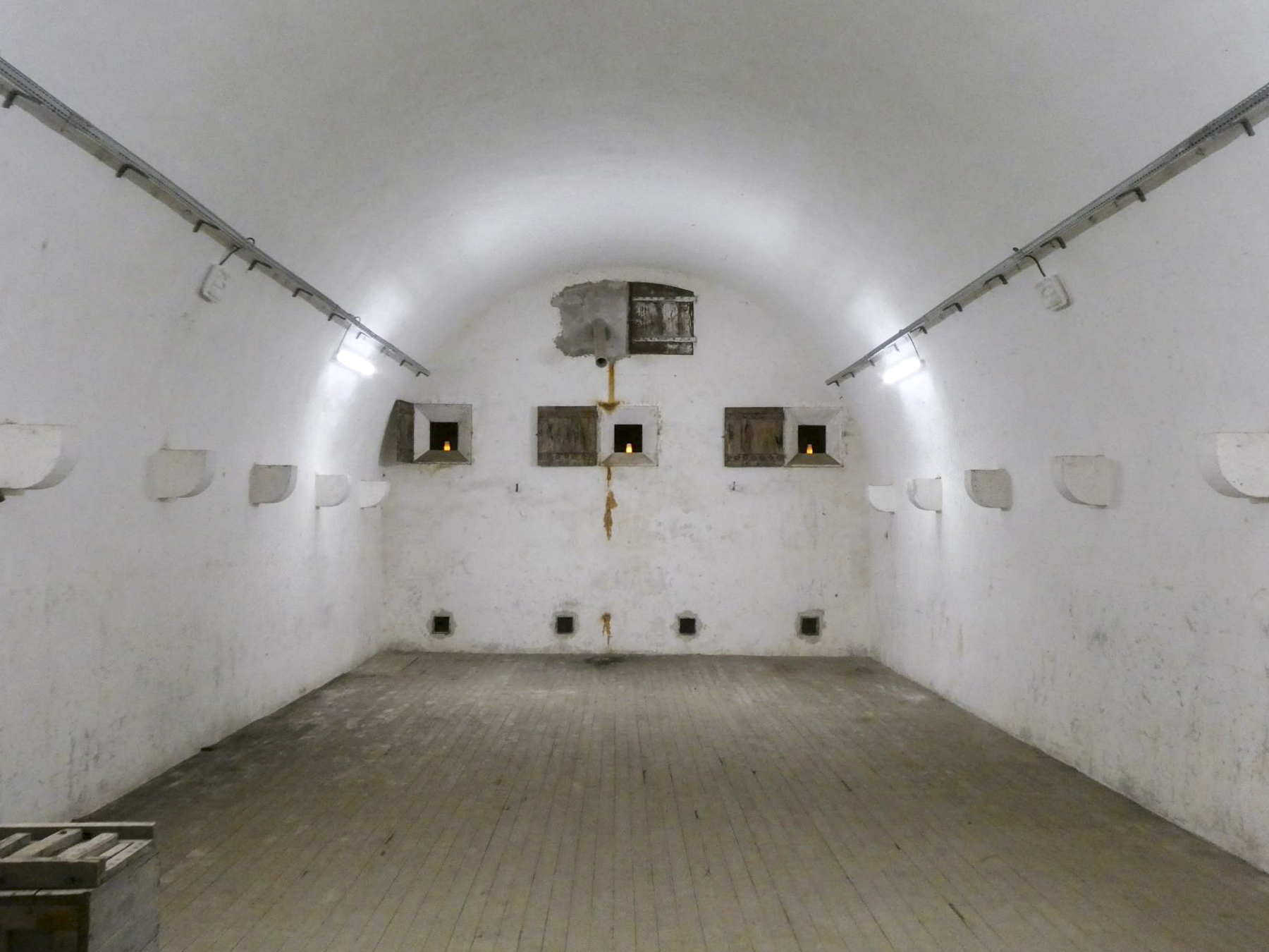 Ligne Maginot - FORT DE LA REVERE - (Casernement) - Le magasin à poudre - ELLENA Daniel - CUNY Philippe