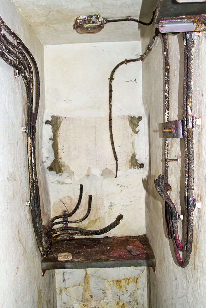 Ligne Maginot - ANNEXE DE SAINT ANTOINE - (Casemate d'infanterie - Simple) - Central téléphonique en 2021
Les boitiers ont disparu - Michel Teiten