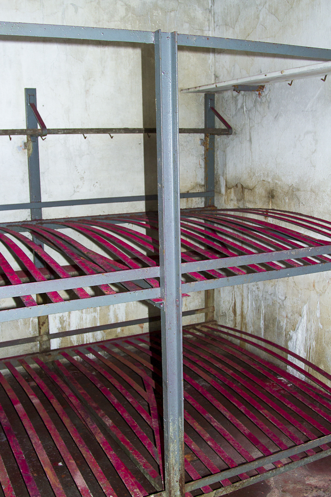 Ligne Maginot - ANNEXE DE SAINT ANTOINE - (Casemate d'infanterie - Simple) - Chambre de troupe pour 8 hommes - Michel Teiten