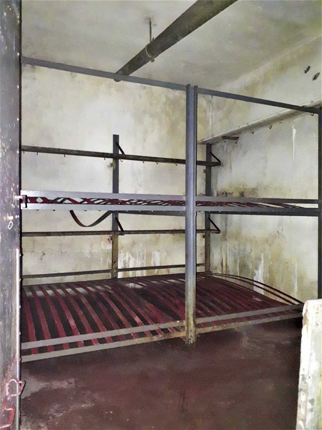 Ligne Maginot - ANNEXE DE SAINT ANTOINE - (Casemate d'infanterie - Simple) - Chambre de troupe pour 8 hommes - Gregory Fuchs