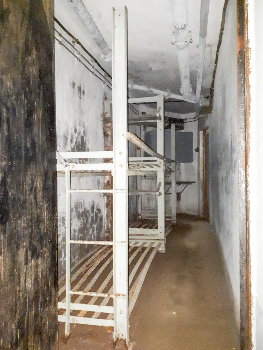 Ligne Maginot - SAINT ANTOINE - (Ouvrage d'artillerie) - Bloc 1
Etage inférieur
Chambre de repos - Gregory Fuchs