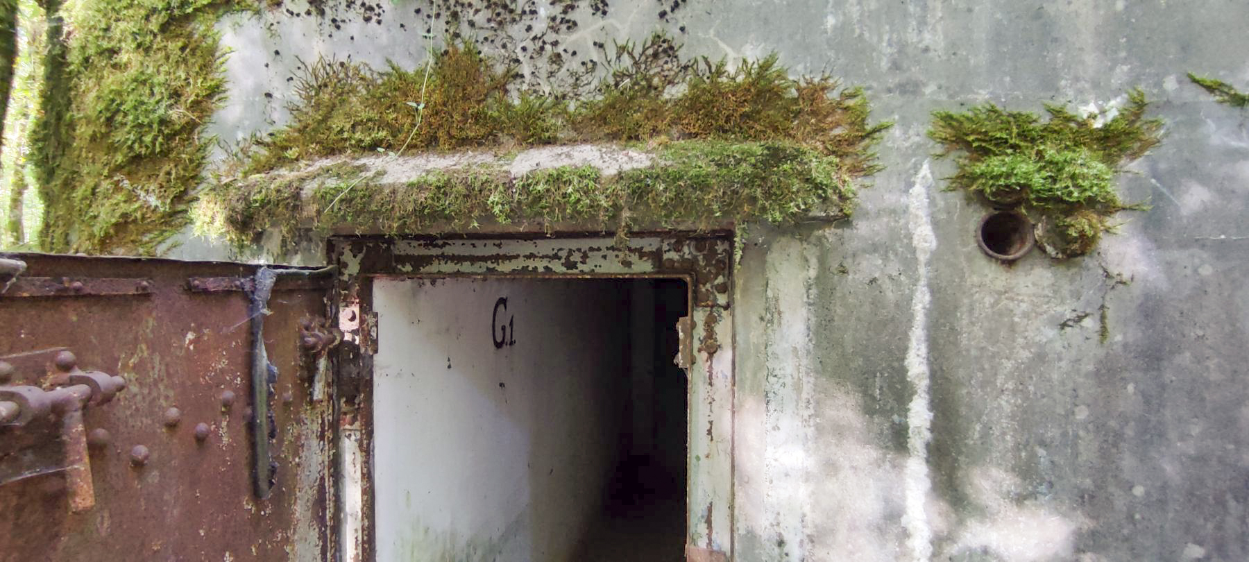 Ligne Maginot - G1 - (Chambre de coupure - Avec central) - Détail haut de la porte - J.L