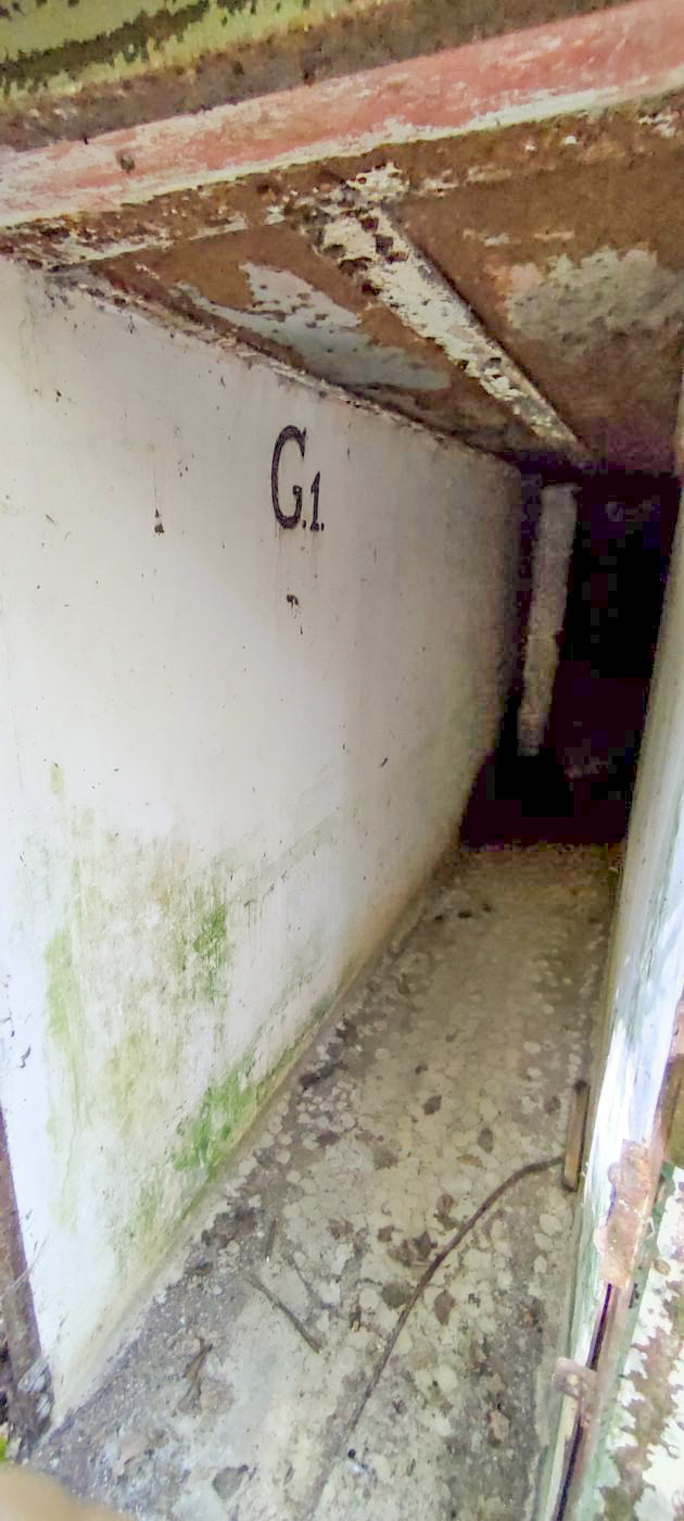 Ligne Maginot - G1 - (Chambre de coupure - Avec central) - Couloir et marquage  - J.L