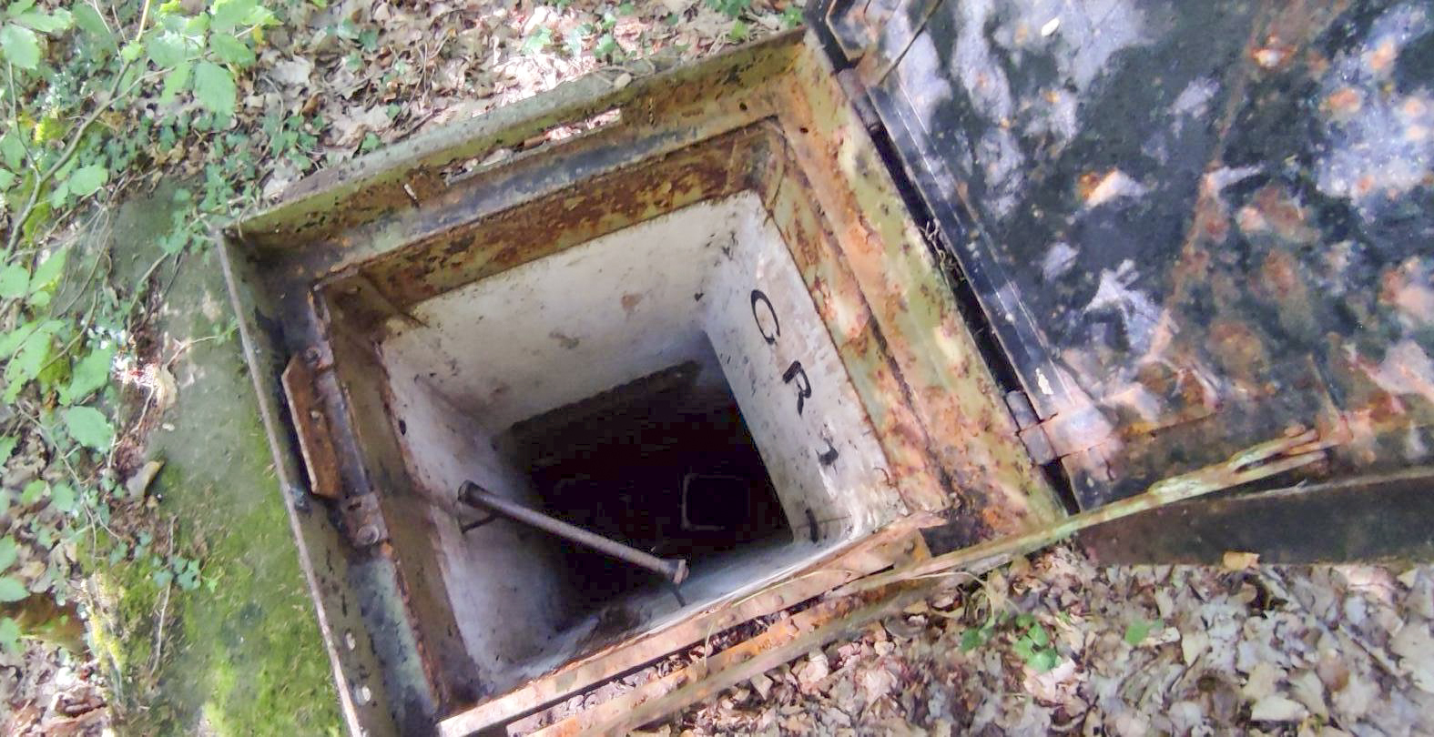 Ligne Maginot - GR1 - (Chambre de coupure) - Le puits d'accès - J.Luc