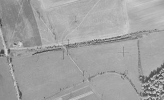 Ligne Maginot - VF60 - ANTENNE VERS LA GARE DE BAZONVILLE - BOULANGE - (RESEAU - Voie 60 - Antenne ou rocade ferroviaire) - Photo aérienne de 1954
Evitement de la ferme de Gondrange 