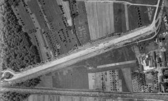 Ligne Maginot - Gare de transbordement de Florange - Vue aérienne de 1947, 
Gare de transbordement de Florange,
Les installations sont encore visibles sur cette photo.
