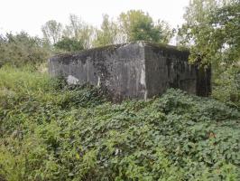 Ligne Maginot - B379 - CARRIERE (PDS) - (Abri actif) - Le bloc avec à droite ce qui semble être une entrée
