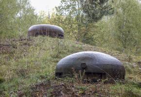 Ligne Maginot - SIMSERHOF - (Ouvrage d'artillerie) - Bloc 5
L'une des deux cloches GFM dominée par la cloche Obs / VDP