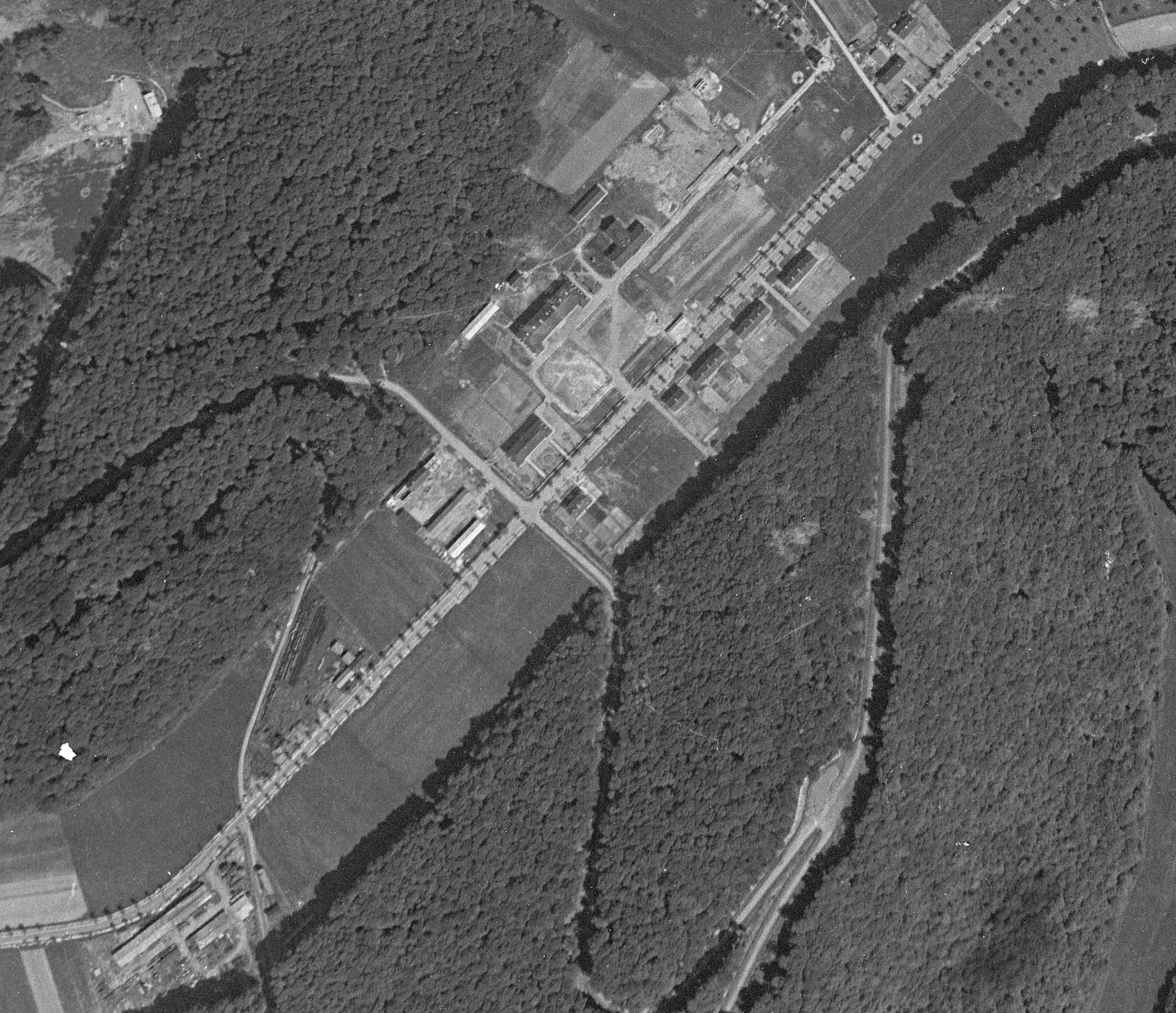 Ligne Maginot - LEGERET - (Camp de sureté) - Le casernement en chantier  - IGN - Géoportail 1938
