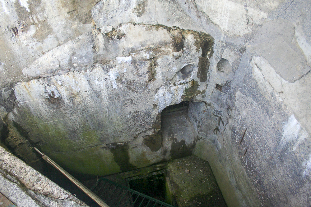 Ligne Maginot - LA SALMAGNE - (Ouvrage d'infanterie) - Bloc 1
Fossé diamant et sortie de secours - Michel Teiten
