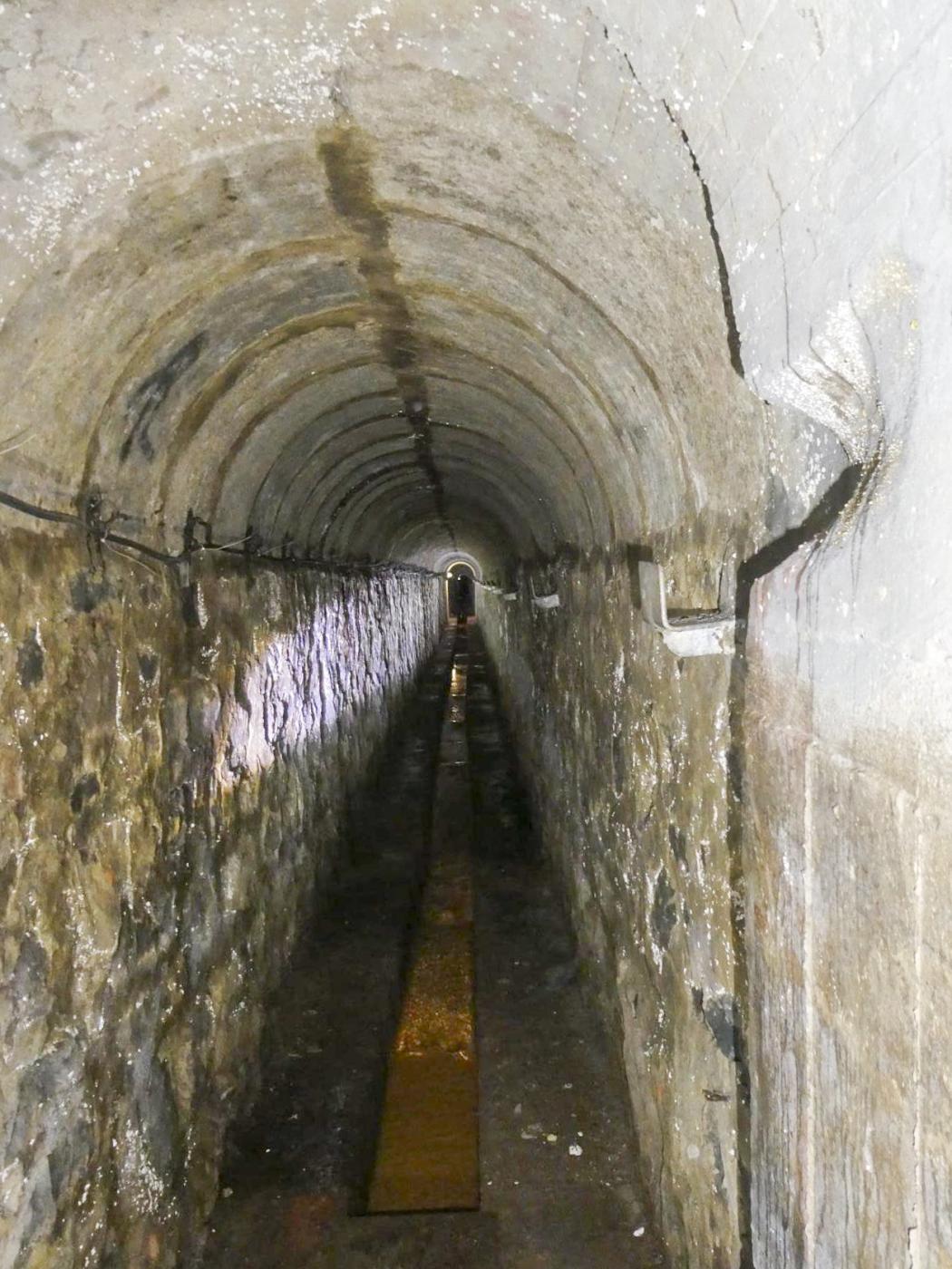 Ligne Maginot - LA SALMAGNE - (Ouvrage d'infanterie) -  L'égout visitable - ELLENA Daniel - CUNY Philippe 