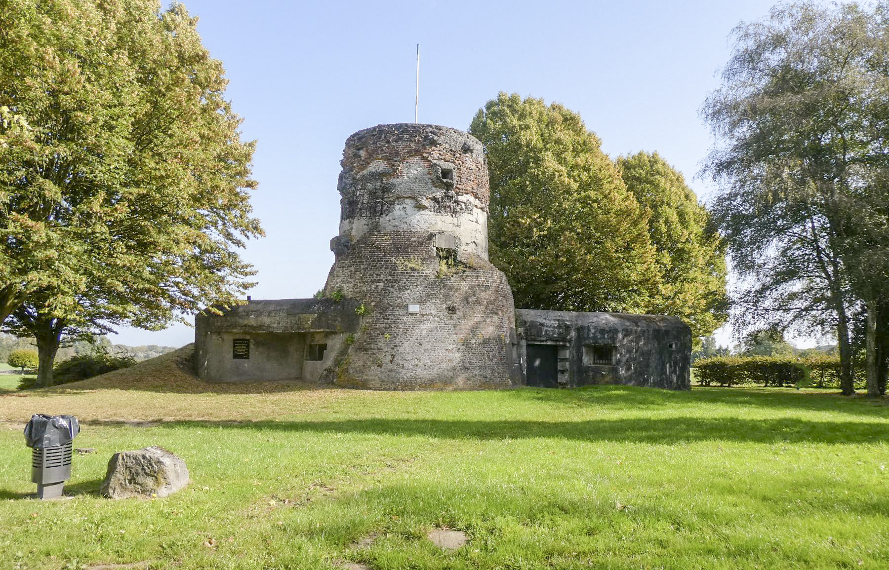 Ligne Maginot - LA TOUR - (Blockhaus pour canon) -  - ELLENA Daniel - CUNY Philippe