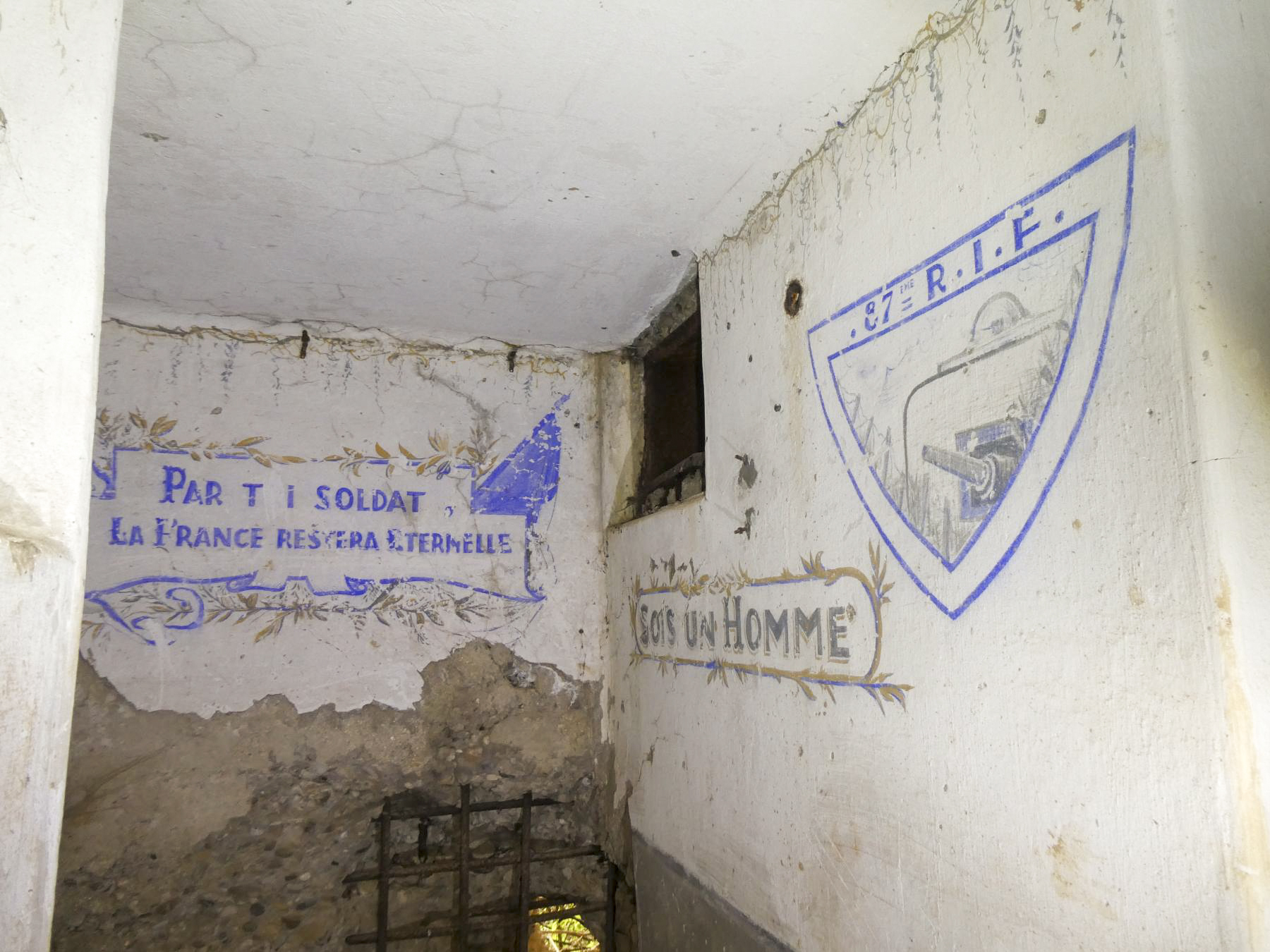 Ligne Maginot - CREVECOEUR - (Casemate d'infanterie - Double) -  - ELLENA Daniel - CUNY Philippe