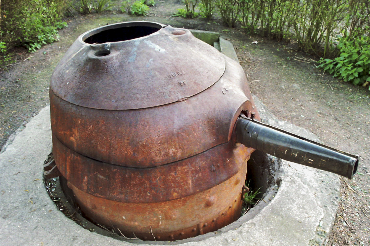 Ligne Maginot - T3 (TD N° 507) - (Cuve pour arme d'infanterie) - La tourelle dans son encuvement - Alain Perouffe